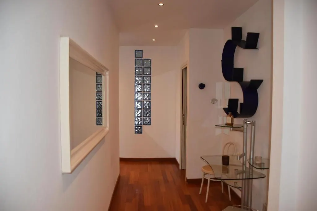 Apartment Ferienwohnung Pm 8 Via Marco Polo Mailand